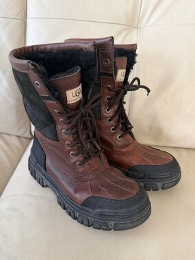 UGG Brown and Black Leather Shearling-Lined Lace-Up Boots women 5,5-6 and men 6